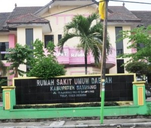 Tak Terima di Pukul Keluarga Pasien,  Perawat UGD RSUD Sampang Lapor Polisi