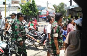 Dandim 0828 Sampang Tinjau Beberapa Lokasi Banjir Terparah