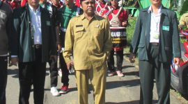 Kepala KUA Kec.Robatal bersama Panitia saat melepas Pawai