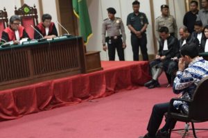 Ahok divonis 2 tahun Penjara