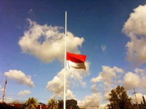 Sekolah di Sampang Kibarkan Bendera Setengah Tiang