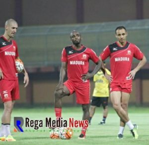 Jeda Kompetisi, Tiga Pemain Asing Madura United Mudik