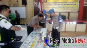 Ratusan Anggota Polres Bangkalan di Tes Urine Dadakan