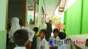 Usai Ruang Kelasnya Diperbaiki, Siswa SDN 1 Komis Senyum Sumringah