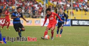 Madura United Imbangi Semen Padang FC