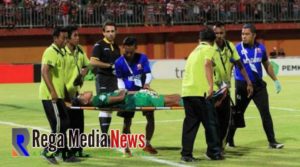 Cidera Tangan, Penjaga Gawang Madura United Absen Hingga Akhir Musim