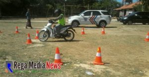 Satlantas Polres Sampang Gelar Bimbel SIM Ke Pondok Pesantren Assirojiyah