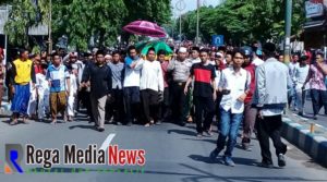 Guru dan Warga Antusias Iringi Pengantaran Jenazah Budi Cahyanto Ke TPU