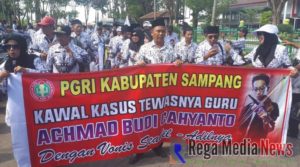 Kawal Sidang Alm Budi Cahyanto, PGRI Kabupaten Sampang Gelar Aksi Damai