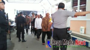 Istimewa, Ratusan Personel Gabungan Kawal Warga Syi’ah Saat Nikah Massal