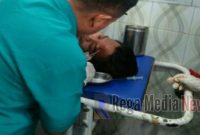 Korban saat mendapatkan perawatan 