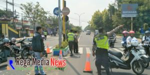 Ada Demo, Pertigaan Depan STIKIP Bangkalan di Tutup