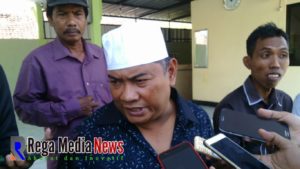 Terkesan Molor, Warga Datangi Polres Sampang Tanyakan Proses Laporan Dugaan Pungli Kades Baruh