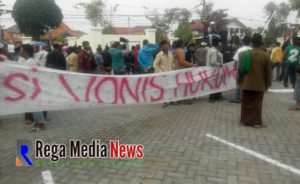 Massa GMPK Kawal Sidang Vonis Kasus Pantai Rongkang Bangkalan