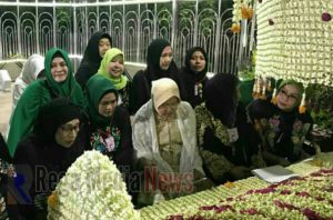 Puti Guntur Soekarno Ziarah Di Acara Haul Agung Sunan Ampel Ke 569