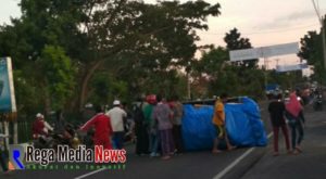 Jelang Buka Puasa, Kecelakaan Mobil Pick Up Guling