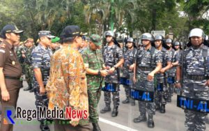 Polres Bangkalan Gelar Apel Pergeseran Pasukan Dalam Pengamanan TPS Pilkada 2018