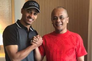 Kabar Baik, Madura United dan Odemwingie Berjabat Tangan