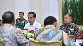 Presiden Jokowi saat gelar rapat terbatas di istana Bogor