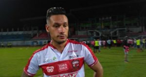 Pemain Madura United Raphael Maitimo Resmi Hijrah Ke Persebaya Surabaya