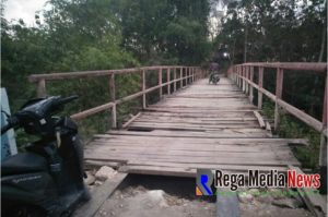 Warga Desa Daleman Kedungdung Keluhkan Jembatan Rusak Yang Tak Kunjung diperbaiki