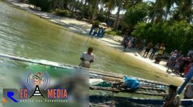 Warga saat temukan jasat korban diatas perahu.