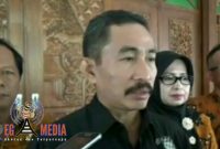 Bupati Pati (Haryanto) saat diwawancarai awak media.