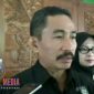 Bupati Pati (Haryanto) saat diwawancarai awak media.