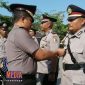 Suasana saat serah terima jabatan dipimpin Kapolres Sampang AKBP Budhi Wardiman.