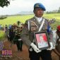 Suasana saat pengantaran jenazah Iptu Umar Kajang ke tempat pemakaman umum (TPU).