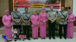 Kapolres Pamekasan AKBP Teguh Wibowo pose bersama beberapa perwira Polres Pamekasan usai lakukan sertijab.