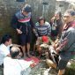 Unit Opsnal Satreskrim Polres Bangkalan saat melakukan penggerebekan terhadap 4 pelaku judi domino.