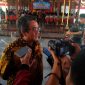 PJ Bupati Bangkalan (Indra Ranuh) saat di wawancara oleh awak media setelah membuka acara sosialisasi tentang bahaya narkoba.