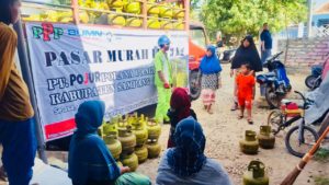 Pasar Murah LPG 3 Kg Yang Diadakan PT Pojur Polana Pangeran Diminati Warga