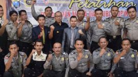 Foto bersama anggota Polres Pamekasan setelah pembukaan pelatihan information technology.