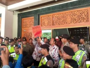 Demo PMII Terhadap Pj Bupati Bangkalan Ricuh