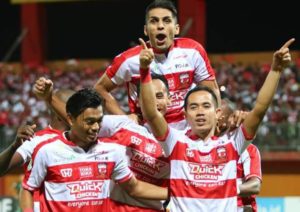 Brace Slamet Nurcahyo Antarkan Kemenangan 3-1 Madura United Atas PS Tira