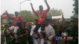 Sambutan terhadap Serda Rifki di Surabaya