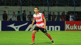 Pemain Gelandang Madura United (Slamet Nurcahyo)
