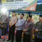 Pj Sekda Kabupaten Pamekasan (Mohammad Alwi) menyambut langsung jamaah haji di halaman Masjid Agung As'y Shuhada, Pamekasan.
