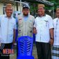 Anggota DPRD Gorontalo (Gustam Ismail) pose bersama dengan beberapa tokoh masyarakat di kepulauan Kecamatan Ponelo.