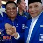 Wakil Ketua DPRD Gorontalo dari fraksi Partai Amanat Nasional, Lukman Botutihe pose bersama Ketua Umum PAN (Amien Rais).
