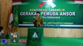 KH. Taufik Hasyim, Ketua PCNU Pamekasan saat memberikan sambutan dalam Pembukaan Konfercab-IX PC. GP. Ansor Pamekasan.