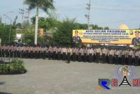Kapolres Sampang AKBP Budhi Wardiman saat pimpin apel operasi mantap brata semeru 2018.