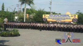 Kapolres Sampang AKBP Budhi Wardiman saat pimpin apel operasi mantap brata semeru 2018.