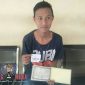 Putra dari pasien Zamachsari (Prasetyo Aji Nugroho) saat menunjukkan surat kendaraan yang dimiliki.
