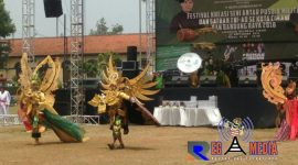 Saat berlangsungnya pagelaran kreasi seni yang ditampilkan oleh para peserta.