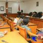 Forum Honorer K2 saat beraudensi di aula kantor Pemkab Sampang.