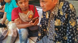 Wakil Ketua Komisi I DPRD Sampang, Guntur Wahab saat diwawancara awak media.