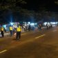 Petugas Kepolisian Resort (Polres) Bangkalan saat menggelar Razia Commander Wish.